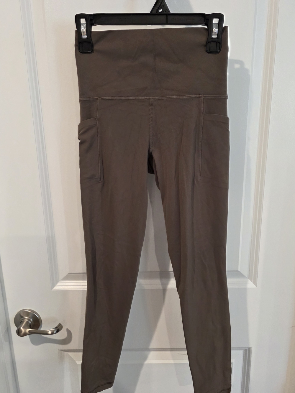 Athleta Salutation Stash Pocket II 7/8 Tights